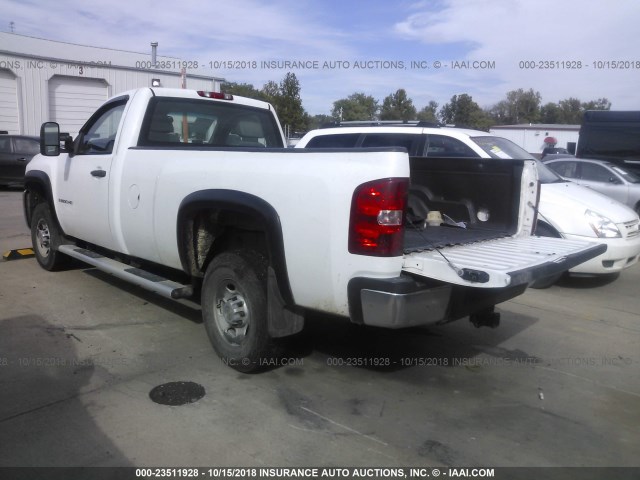 1GCHC24K08E128240 - 2008 CHEVROLET SILVERADO C2500 HEAVY DUTY WHITE photo 3