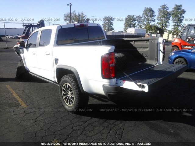 1GCGTEEN6J1145157 - 2018 CHEVROLET COLORADO ZR2 WHITE photo 3