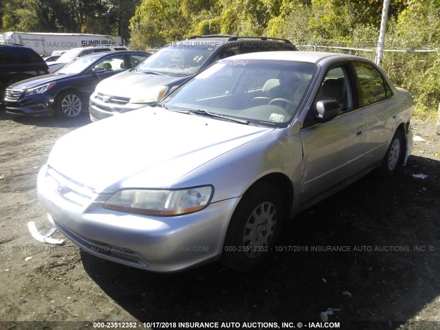 1HGCF86631A116537 - 2001 HONDA ACCORD VALUE SILVER photo 2