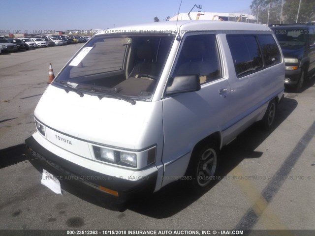 JT4YR27V9F0013117 - 1985 TOYOTA VAN WAGON CARGO WHITE photo 2