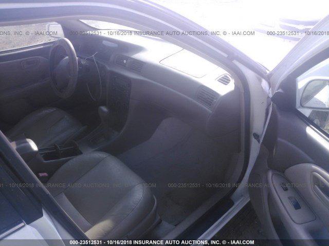 4T1BG22K21U788929 - 2001 TOYOTA CAMRY CE/LE/XLE 白色 照片 5