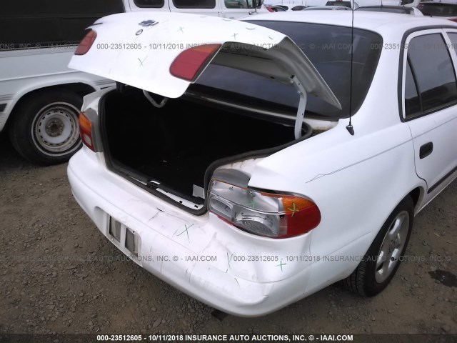 1Y1SK52832Z410143 - 2002 CHEVROLET GEO PRIZM LSI WHITE photo 6