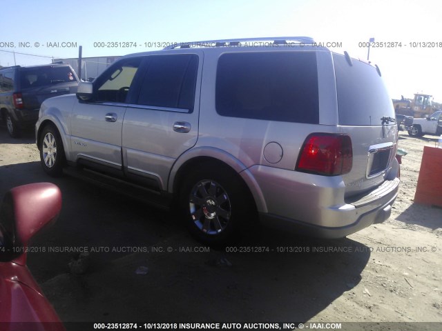 5LMFU27R14LJ24998 - 2004 LINCOLN NAVIGATOR Күміс фото 3