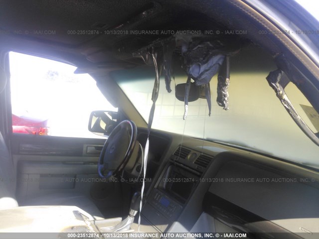 5LMFU27R14LJ24998 - 2004 LINCOLN NAVIGATOR Күміс фото 6