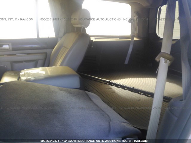 5LMFU27R14LJ24998 - 2004 LINCOLN NAVIGATOR Күміс фото 8