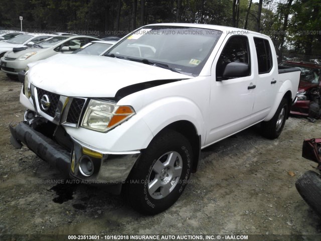 1N6AD07W27C431867 - 2007 NISSAN FRONTIER CREW CAB LE/SE/OFF ROAD WHITE photo 2