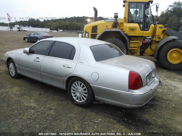 1LNHM83W44Y607236 - 2004 LINCOLN TOWN CAR ULTIMATE BEIGE photo 3