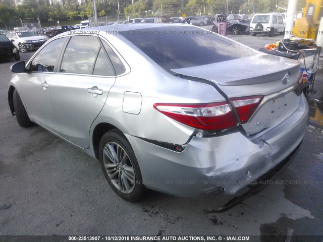 4T1BF1FKXGU217365 - 2016 TOYOTA CAMRY LE/XLE/SE/XSE SILVER photo 3
