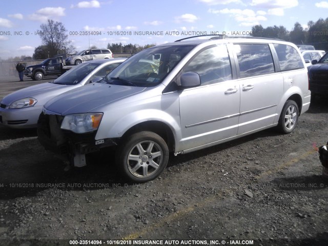 2A4RR5D12AR213868 - 2010 CHRYSLER TOWN & COUNTRY TOURING SILVER photo 2