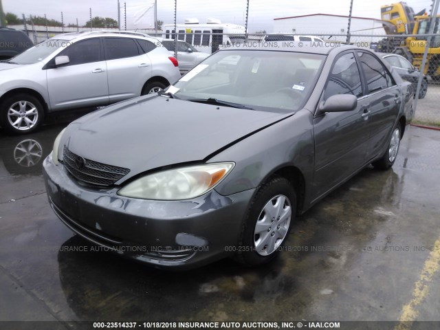 4T1BE32K63U712628 - 2003 TOYOTA CAMRY LE/XLE/SE GRAY photo 2