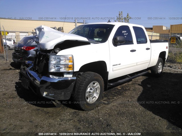 1GC4KXBGXAF136441 - 2010 CHEVROLET SILVERADO K2500 HEAVY DUTY LT WHITE photo 2