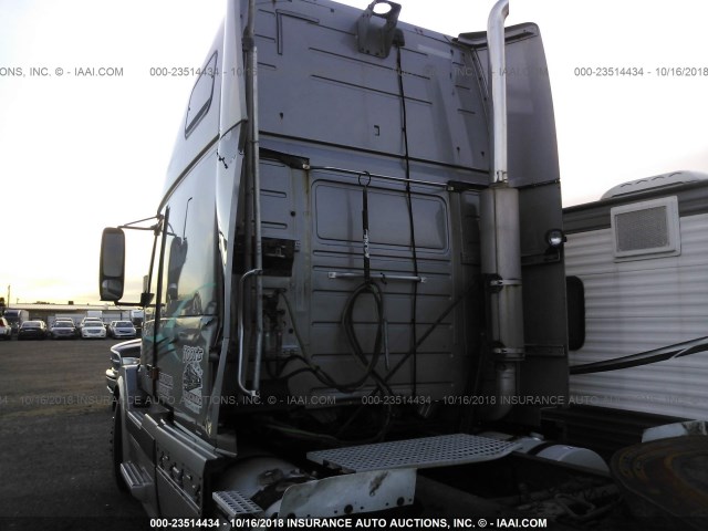 4V4NC9GH95N376594 - 2005 VOLVO VN GRAY photo 7