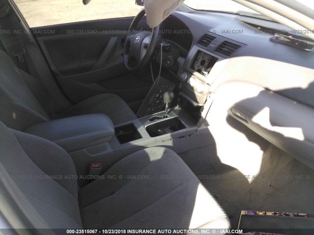 4T4BE46KX8R042983 - 2008 TOYOTA CAMRY CE/LE/XLE/SE WHITE photo 5