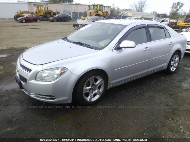 1G1ZC5E09A4125425 - 2010 CHEVROLET MALIBU 1LT SILVER photo 2