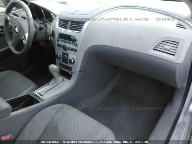 1G1ZC5E09A4125425 - 2010 CHEVROLET MALIBU 1LT SILVER photo 5