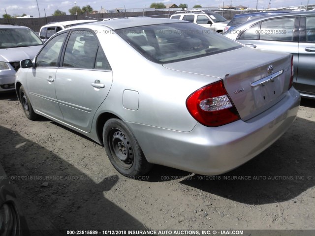 JTDBE32K430243065 - 2003 TOYOTA CAMRY LE/XLE SILVER photo 3