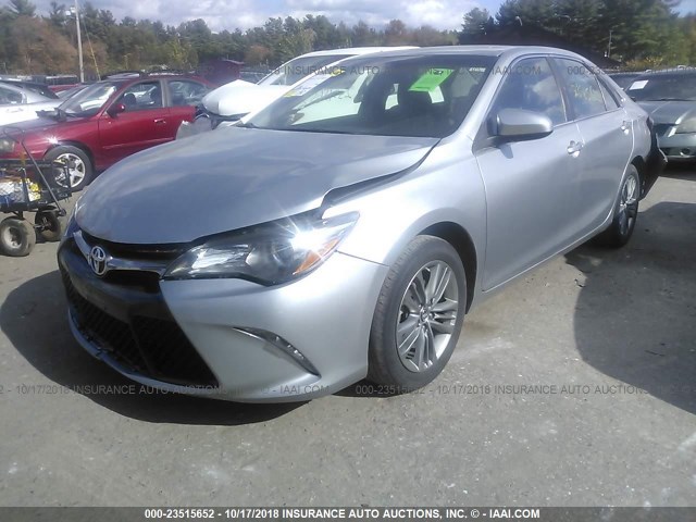 4T1BF1FK7FU044743 - 2015 TOYOTA CAMRY LE/XLE/SE/XSE 银色 照片 2