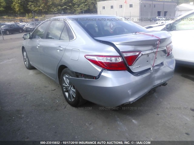 4T1BF1FK7FU044743 - 2015 TOYOTA CAMRY LE/XLE/SE/XSE 银色 照片 3