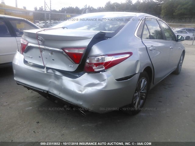 4T1BF1FK7FU044743 - 2015 TOYOTA CAMRY LE/XLE/SE/XSE SILVER photo 4