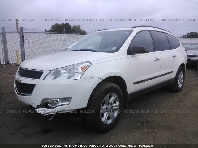 1GNKREED7CJ256469 - 2012 CHEVROLET TRAVERSE LS WHITE photo 2