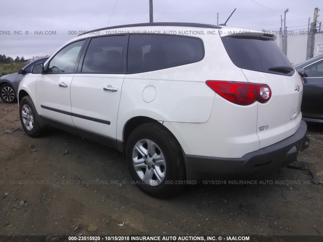 1GNKREED7CJ256469 - 2012 CHEVROLET TRAVERSE LS WHITE photo 3