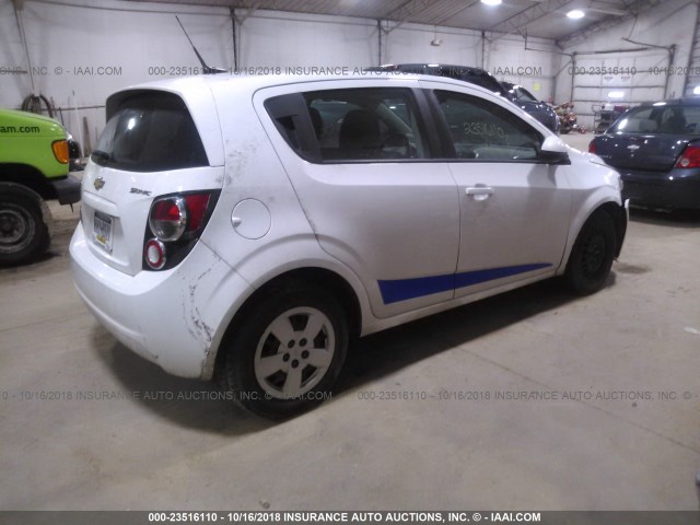 1G1JA6SH3E4205859 - 2014 CHEVROLET SONIC LS WHITE photo 4