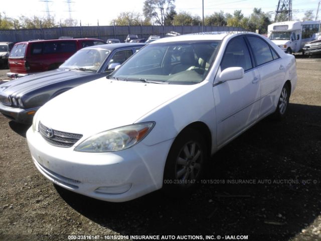 4T1BF30K32U030207 - 2002 TOYOTA CAMRY LE/XLE/SE Ақ фото 2