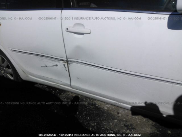 4T1BF30K32U030207 - 2002 TOYOTA CAMRY LE/XLE/SE Ақ фото 6