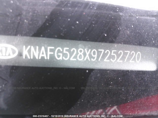 KNAFG528X97252720 - 2009 KIA RONDO LX/EX GRAY photo 9