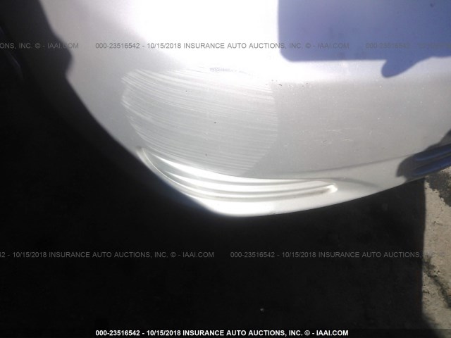 4T1BE32KX3U682064 - 2003 TOYOTA CAMRY LE/XLE/SE SILVER photo 6