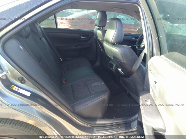 4T1BF1FK7FU111213 - 2015 TOYOTA CAMRY LE/XLE/SE/XSE 灰色 照片 8