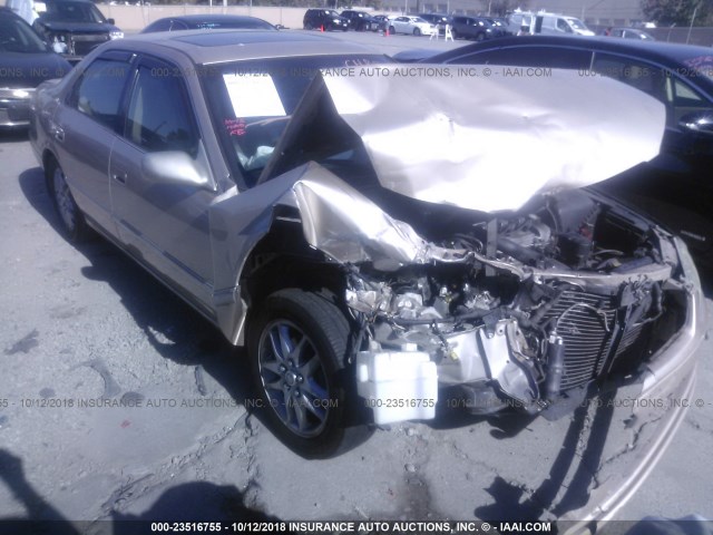 JT2BF28K010325993 - 2001 TOYOTA CAMRY LE/XLE GOLD photo 1