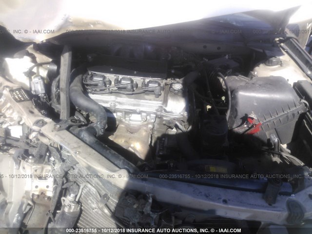 JT2BF28K010325993 - 2001 TOYOTA CAMRY LE/XLE GOLD photo 10