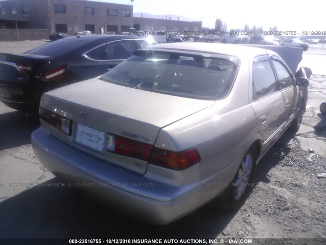 JT2BF28K010325993 - 2001 TOYOTA CAMRY LE/XLE GOLD photo 4