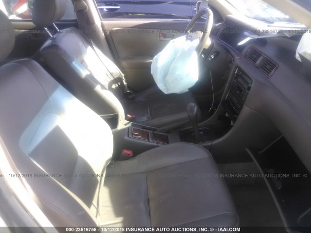 JT2BF28K010325993 - 2001 TOYOTA CAMRY LE/XLE GOLD photo 5