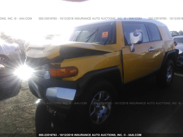 JTEZU11F370016686 - 2007 TOYOTA FJ CRUISER YELLOW photo 2