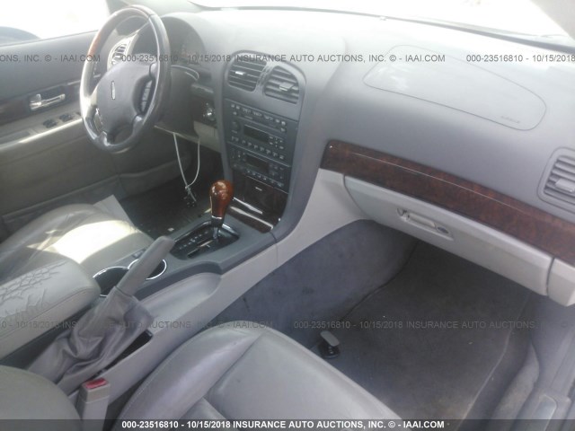 1LNHM86SX2Y710053 - 2002 LINCOLN LS 蓝色 照片 5