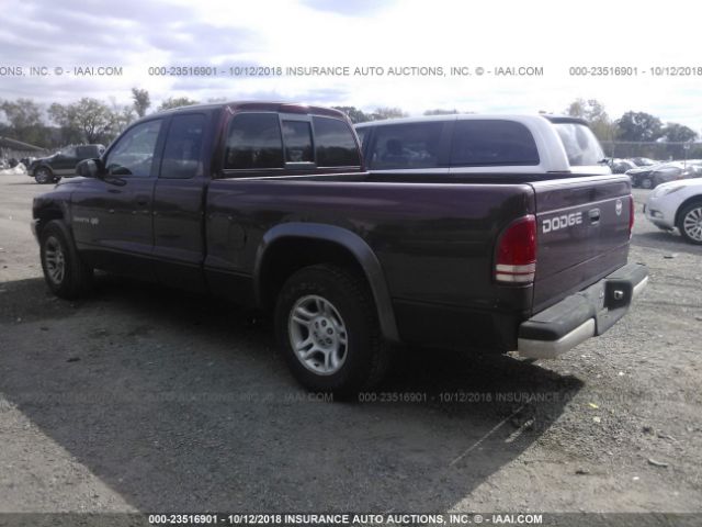 1B7GL12X02S604497 - 2002 DODGE DAKOTA SXT MAROON photo 3