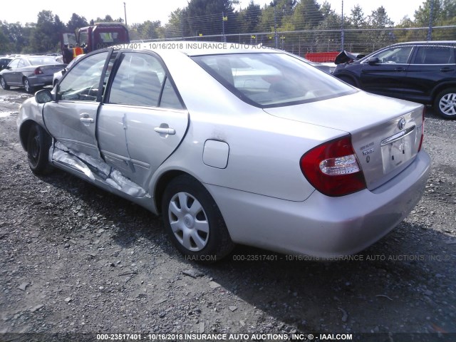 4T1BE32KX4U934672 - 2004 TOYOTA CAMRY LE/XLE/SE SILVER photo 3