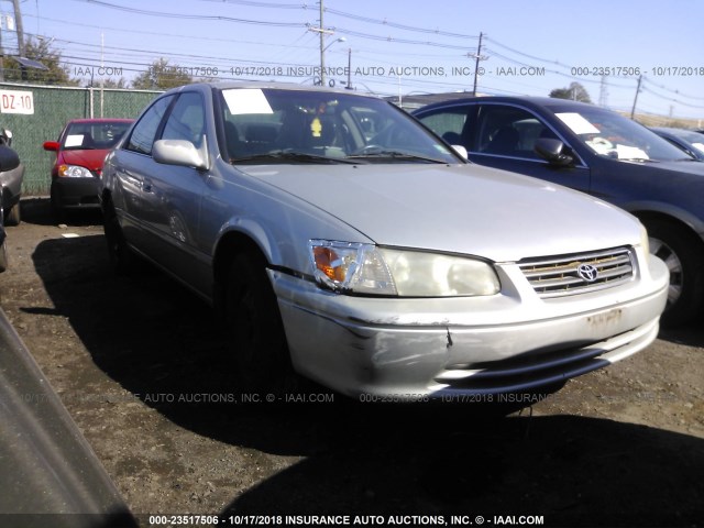 4T1BG22K01U784667 - 2001 TOYOTA CAMRY CE/LE/XLE 银色 照片 1