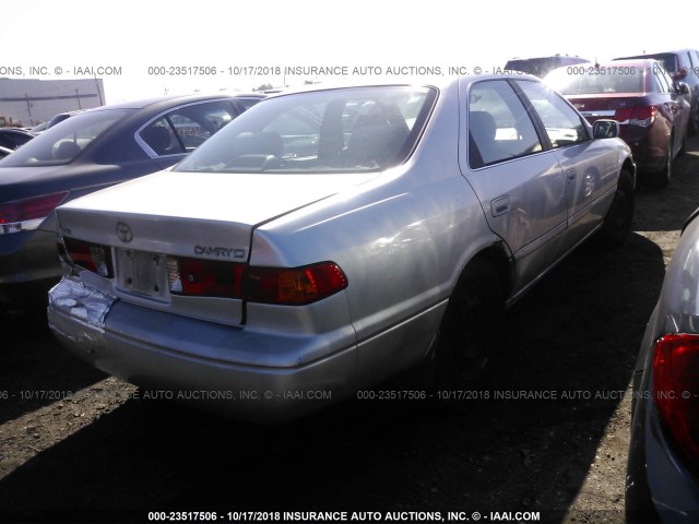 4T1BG22K01U784667 - 2001 TOYOTA CAMRY CE/LE/XLE 银色 照片 4