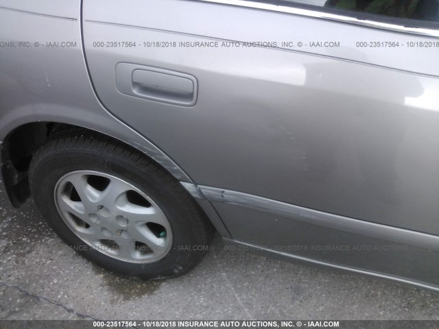 4T1BF22K0YU110516 - 2000 TOYOTA CAMRY LE/XLE GRAY photo 6