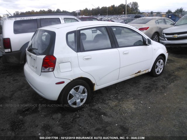 KL1TD66616B543703 - 2006 CHEVROLET AVEO LS WHITE photo 4