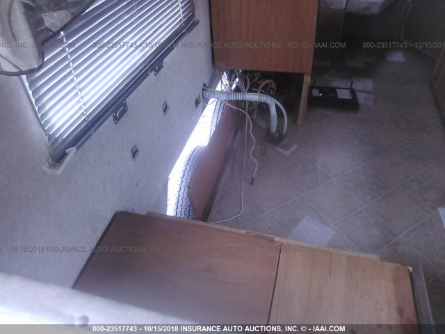 4X4TSVV246L007677 - 2006 FOREST RIVER SURVEYOR  白色 照片 6