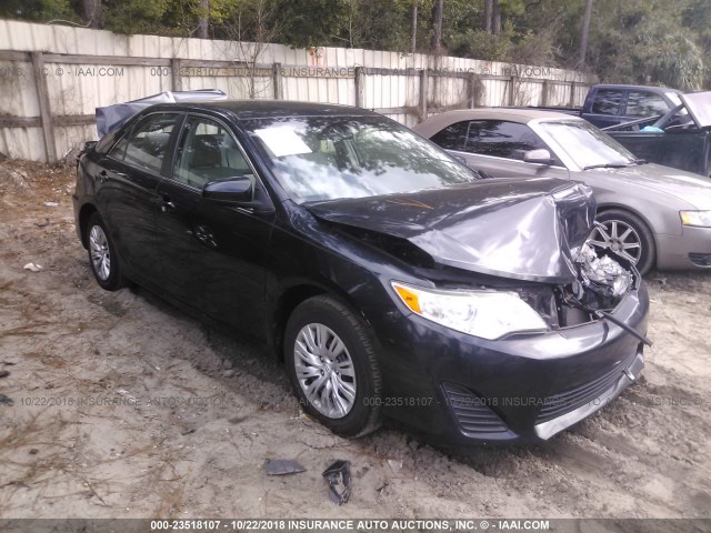 4T1BF1FK4EU858704 - 2014 TOYOTA CAMRY L/SE/LE/XLE Tünd mavi foto 1