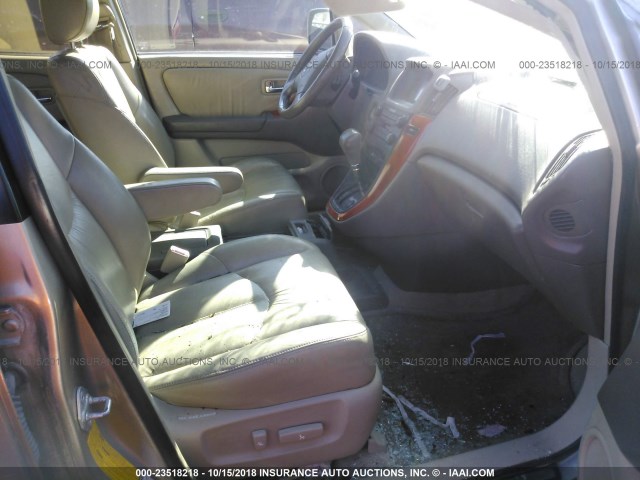 JTJHF10U410171391 - 2001 LEXUS RX 300 GOLD photo 5