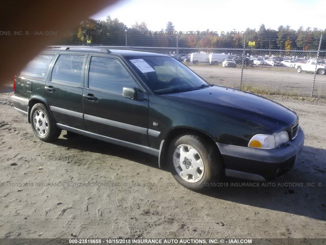 YV1LZ56D1Y2643445 - 2000 VOLVO V70 XC/SE GREEN photo 1