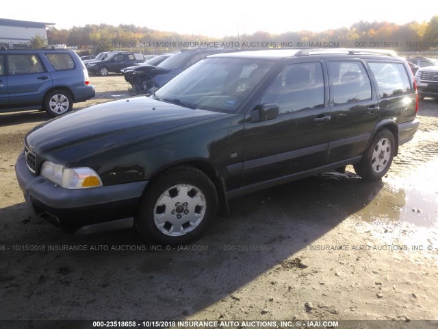 YV1LZ56D1Y2643445 - 2000 VOLVO V70 XC/SE GREEN photo 2