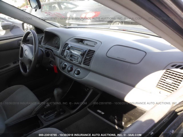 4T1BE32K44U373837 - 2004 TOYOTA CAMRY LE/XLE/SE BLUE photo 5