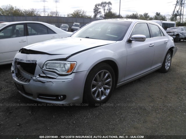2C3CCACG2CH307838 - 2012 CHRYSLER 300 LIMITED SILVER photo 2